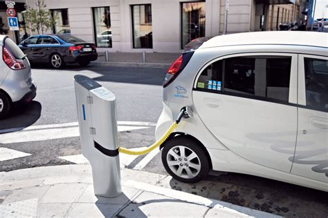 Toutes les informations sur les bornes de recharge pour voitures électriques en France